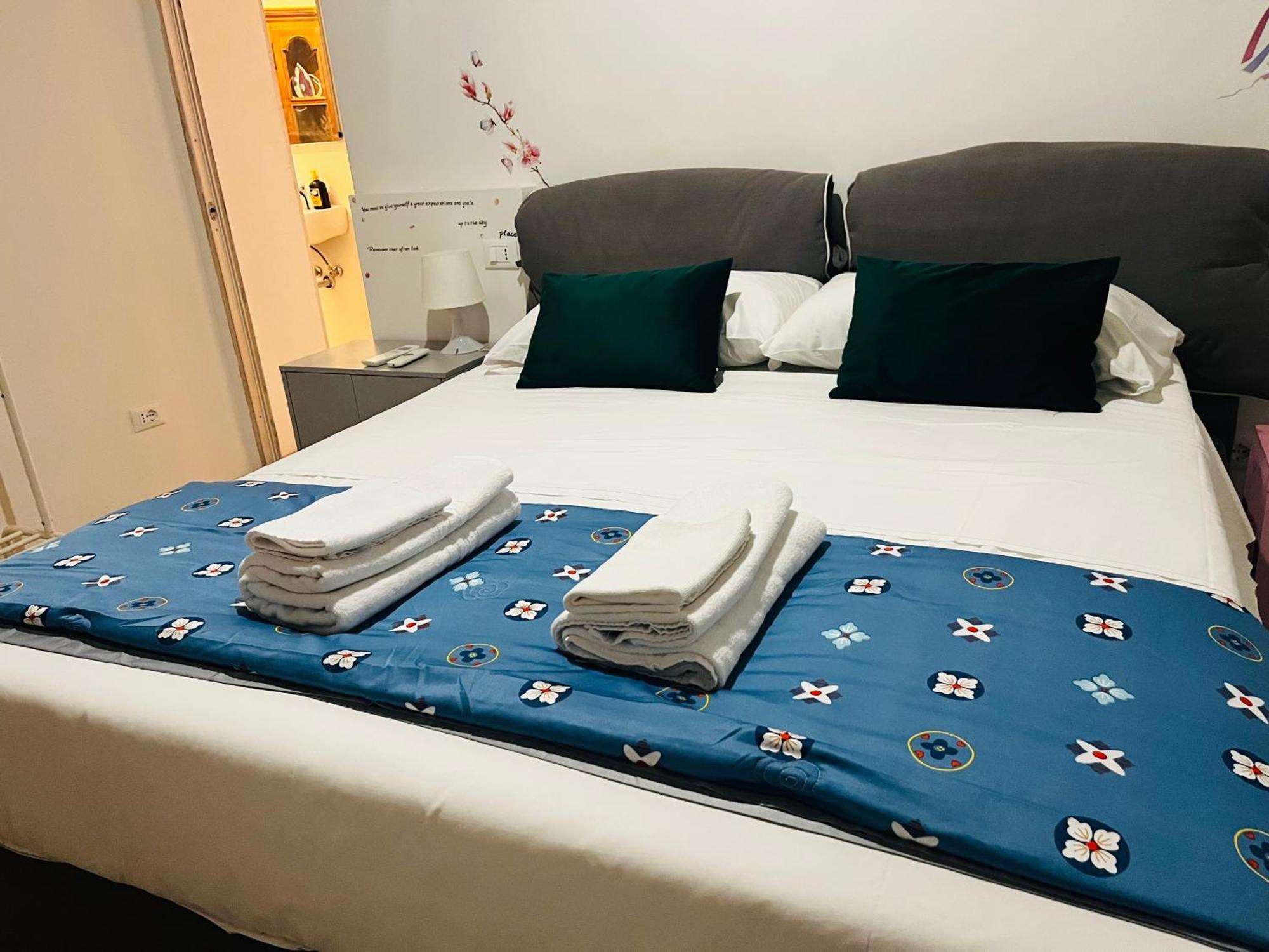 Sweet Life House Rome Cavour Apartment Bagian luar foto